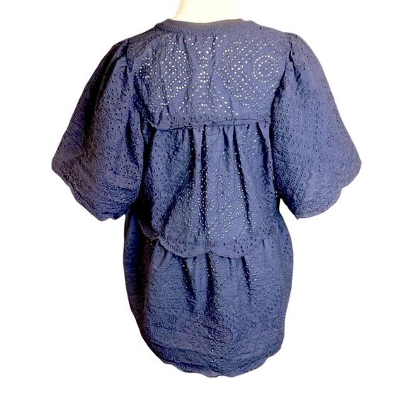 Pomander Place Emi Eyelet Lace Tee- SZ M - Picture 6 of 9